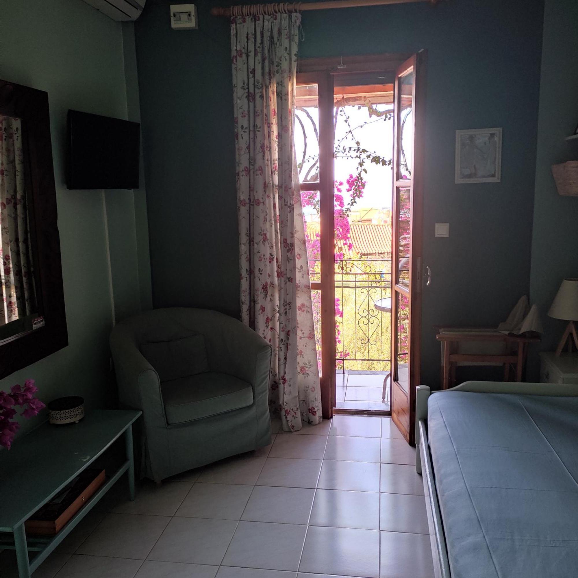 Iliolithos Rooms Kardamyli Extérieur photo